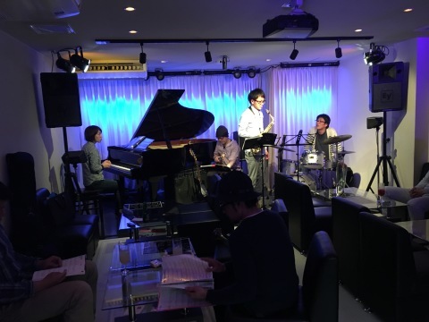 本日水曜日のライブ Jazzlive comin 広島_b0115606_14440385.jpeg
