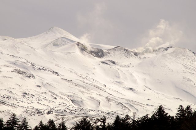 2016年4月4日(月)　早春の真白き山に魅せられて・・！（大雪、十勝連峰）_a0345007_21342324.jpg