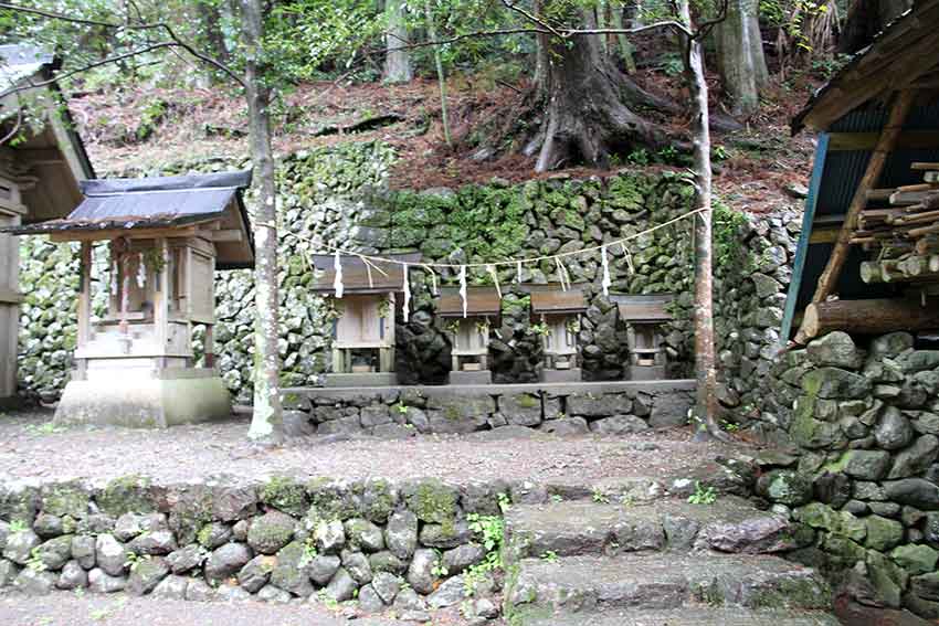 2016年平津豊と行くイワクラツアー-04♪公士方の杉・宇奈為神社♪_d0058941_21294837.jpg