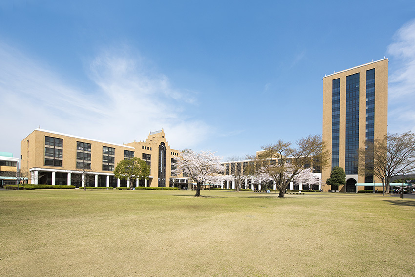 駿河台大学 2_f0077849_18452143.jpg