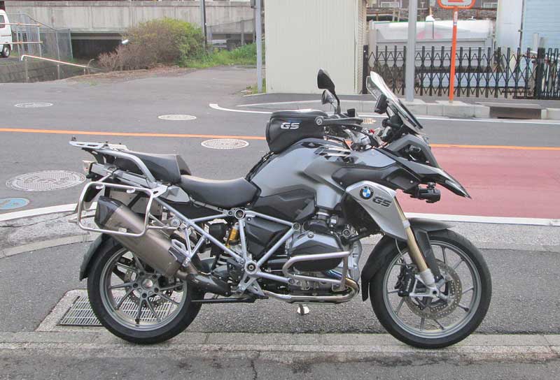 BMW R1200GS-LC タイヤ＆オイル交換♪_c0086965_54402.jpg