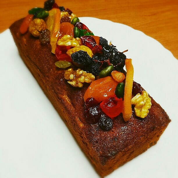 4月7日(木)フルーツケーキ
オートミールとクルミのパン_d0138307_22553625.jpg