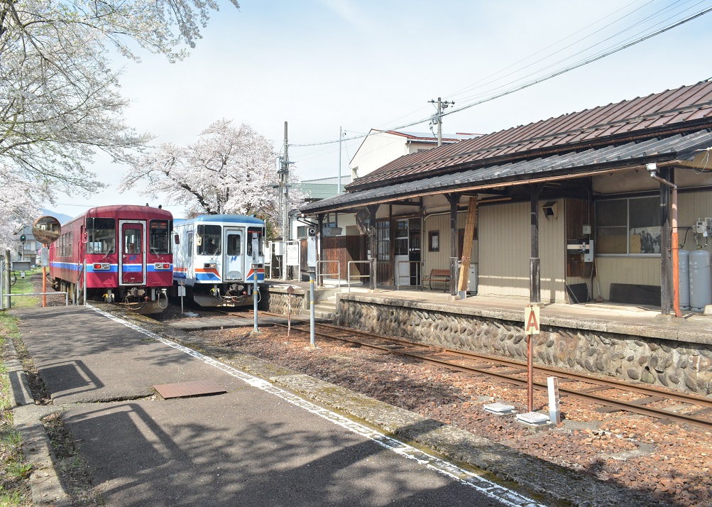 春の長良川鉄道。_a0055650_13254024.jpg