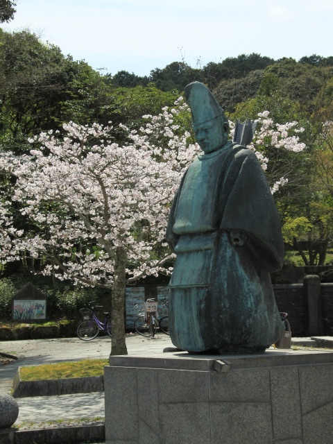 春風に浮かれて天拝公園の桜を満喫する　d(-_-)b〜♪_b0124456_2351829.jpg