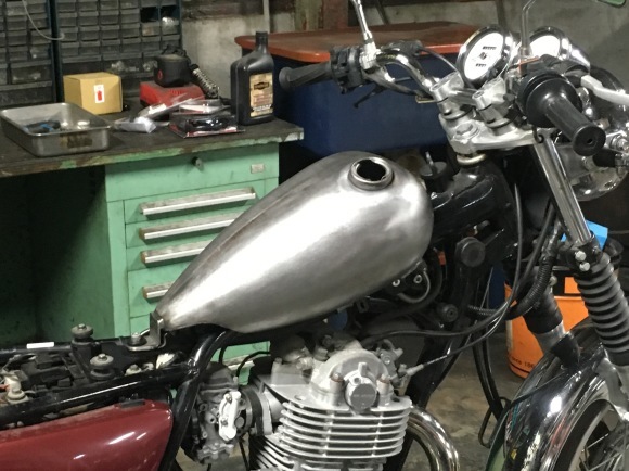 SR400 FI ボルトオンタンク : CUSTOM REPORT SR400 FI ボルトオンタンク : CUSTOM REPORT