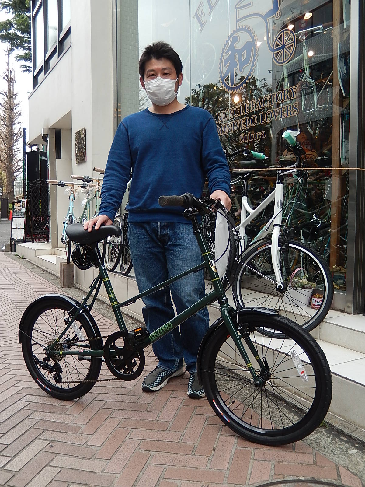 4月9日　渋谷　原宿　の自転車屋　FLAME bike前です_e0188759_19484068.jpg