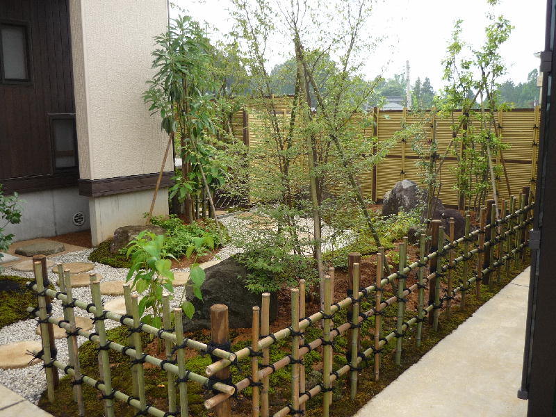 庭に木を植える時は地元業者に依頼してください 庭の写真館 庭に木を植える時は地元業者に依頼してください 庭の写真館