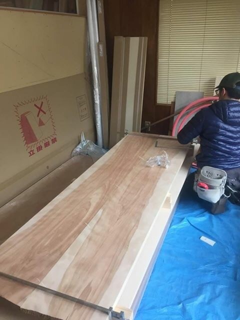 大工の家造り キッチンカウンター材 板接ぎ加工 道産子大工日々の徒然 住み継ぐ家とものづくり 大工の家造り キッチンカウンター材 板接ぎ加工 道産子大工日々の徒然 住み継ぐ家とものづくり