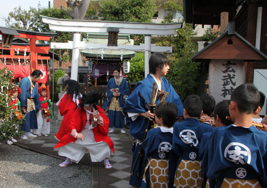 玄武神社　やすらい祭_e0048413_21542336.jpg