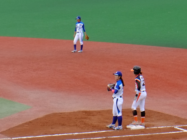 「川口市営球場　女子プロ野球開幕！」_a0000029_21393163.jpg