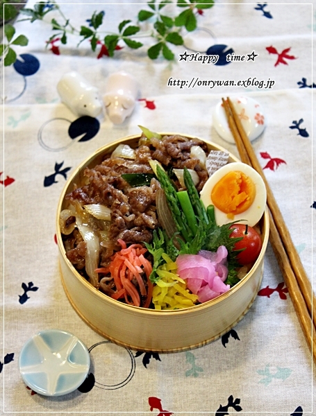 牛丼弁当と常備菜と今年初わらび♪_f0348032_17531211.jpg