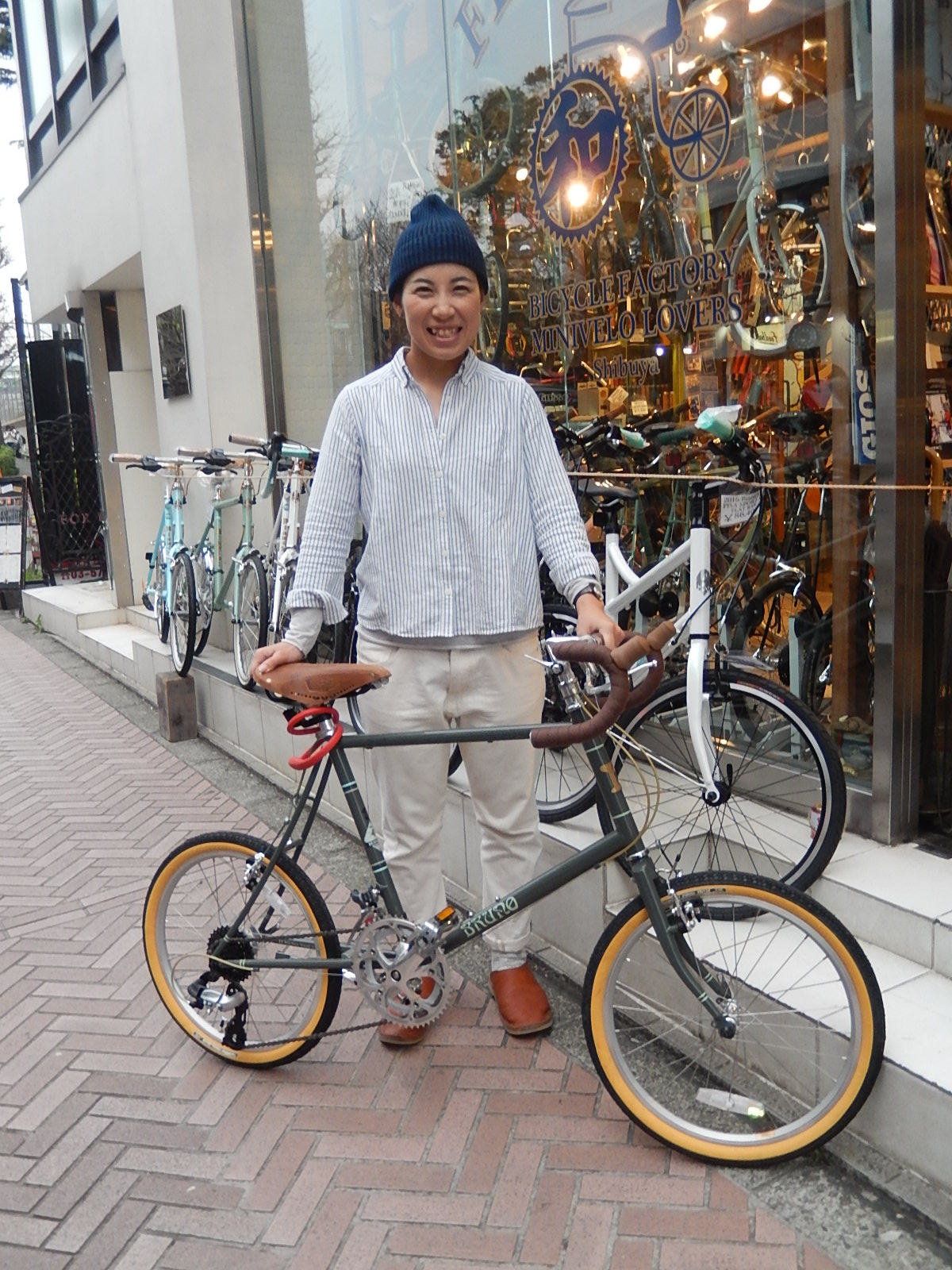 4月10日　渋谷　原宿　の自転車屋　FLAME bike前です_e0188759_1958438.jpg