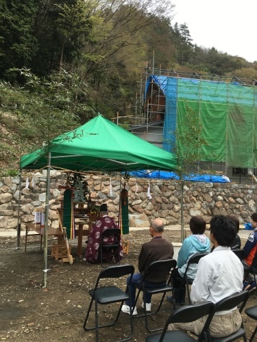 祝地鎮祭、谷川沿いの木の家_d0087595_11523903.jpeg