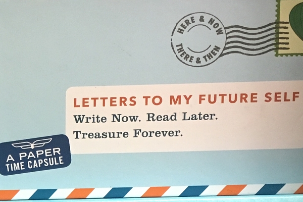 NYの書店で見かけた粋な文具「紙のタイムカプセル」 A Paper Time Capsule_b0007805_2264571.jpg