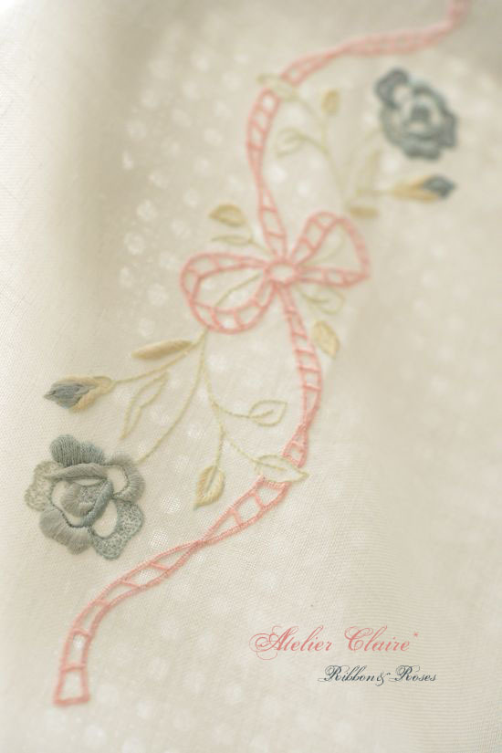 Ribbon&rosesのテーブルクロス～アイロンがけでピンと美しく～_a0157409_08263377.jpg