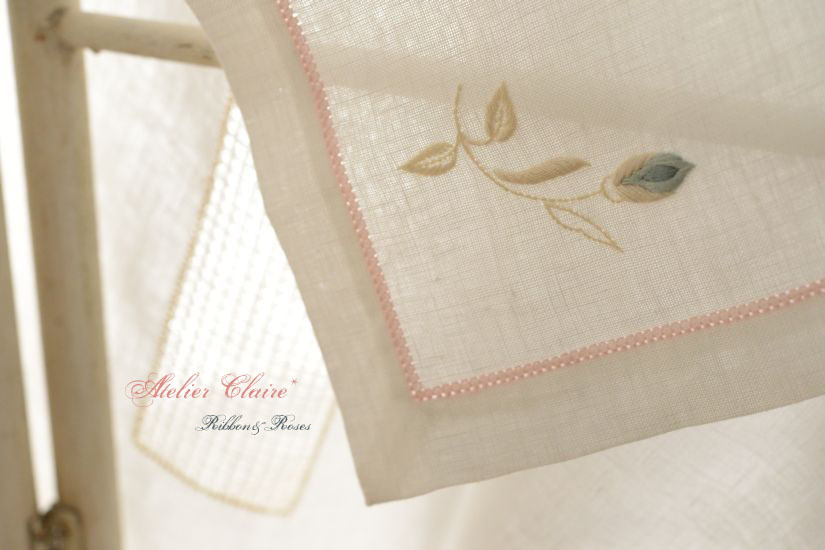 Ribbon&rosesのテーブルクロス～アイロンがけでピンと美しく～_a0157409_08271241.jpg