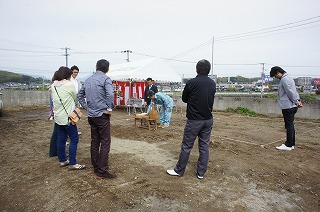 引渡し＆地鎮祭　　　　　ｂｙ営業部：篠田_f0190020_7573564.jpg