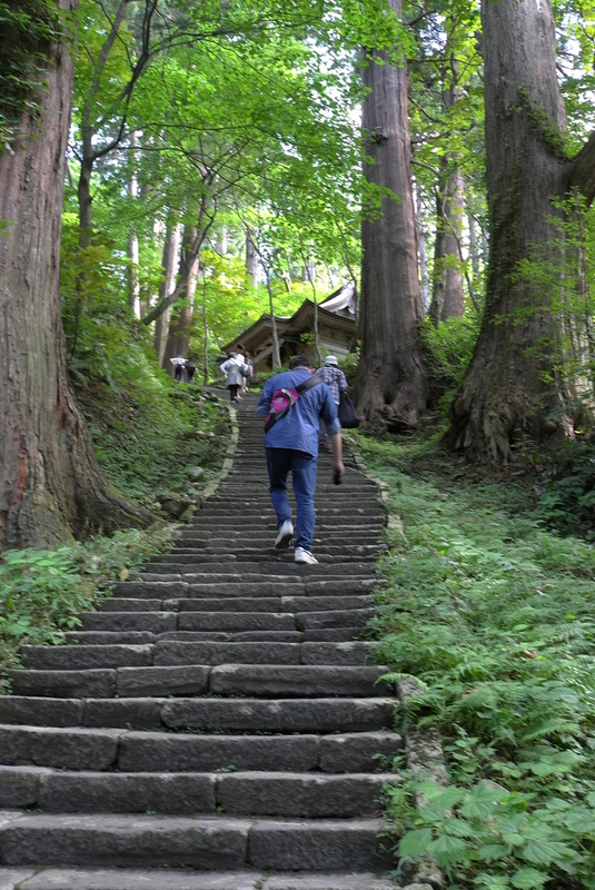 車中泊で気ままな一人旅/出羽三山-羽黒山⑦（山形県）_a0288155_17295412.jpg