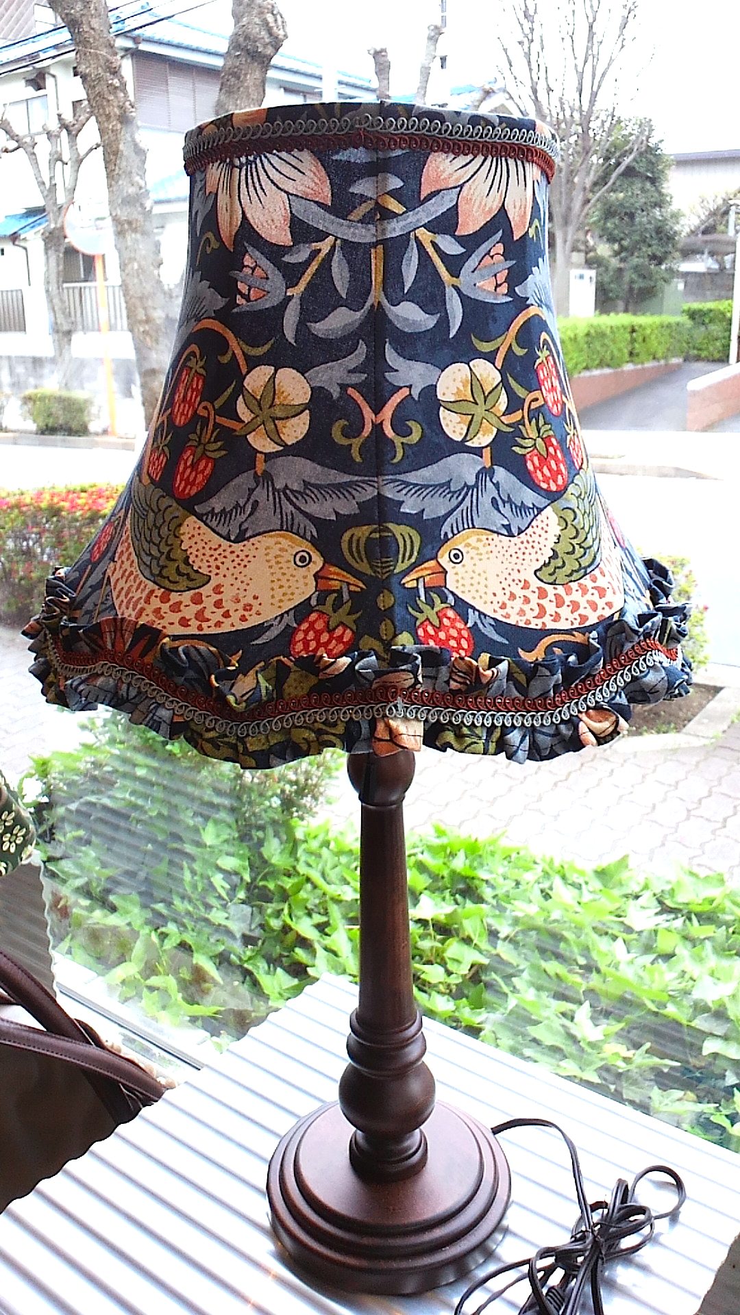 モリスのテーブルランプ_c0157866_1826174.jpg