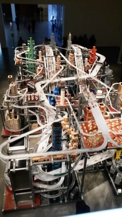 Metropolis II @ LACMA と小学生がガラクタで作ったメトロポリス_e0350971_1359444.jpg