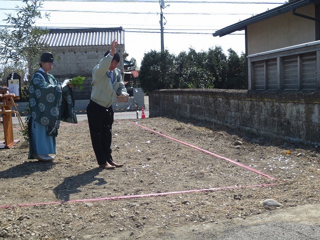 庭とつながるリビングのある家①（地鎮祭）_c0220930_19100149.jpg