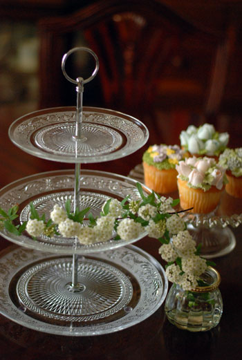 お花の絞りのカップケーキ　_d0329740_23395160.jpg