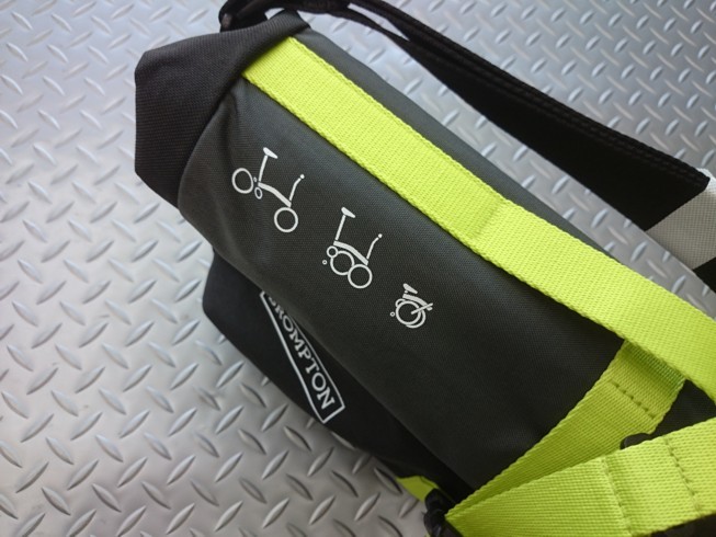 BROMPTON \"ROLL TOP BAG\"_c0359041_19412800.jpg