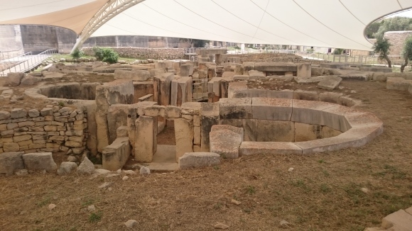 遺跡3 Tarxien Neolithic Temples In Malta タルシーン神殿 旅とアロマのナビゲーター アロマセラピストまえだゆーこのブログ