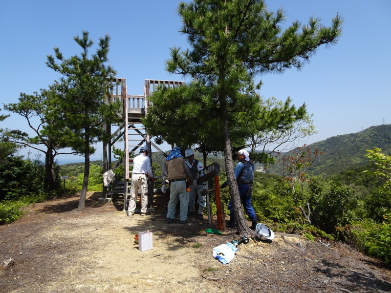 「船が空飛ぶ展望台」の看板リニューアル　in　孝子の森_c0108460_20264195.jpg