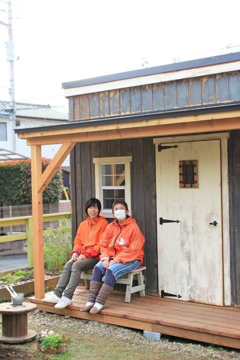 グリーンベルさんのナチュラルな小屋にペンキを塗ったよ。_c0224982_943440.jpg