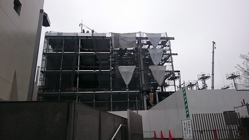 「津田塾大学工事中」_a0075684_042027.jpg