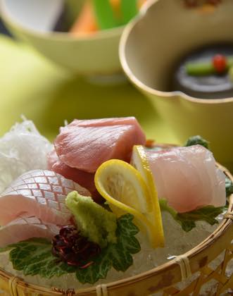 名古屋名物....櫃まぶし...ところで名古屋で暮らした...._b0194185_22581891.jpg