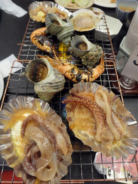 【ホテルラヴィエ川良】60品の海鮮バイキングの夕食_b0009849_1457048.jpg