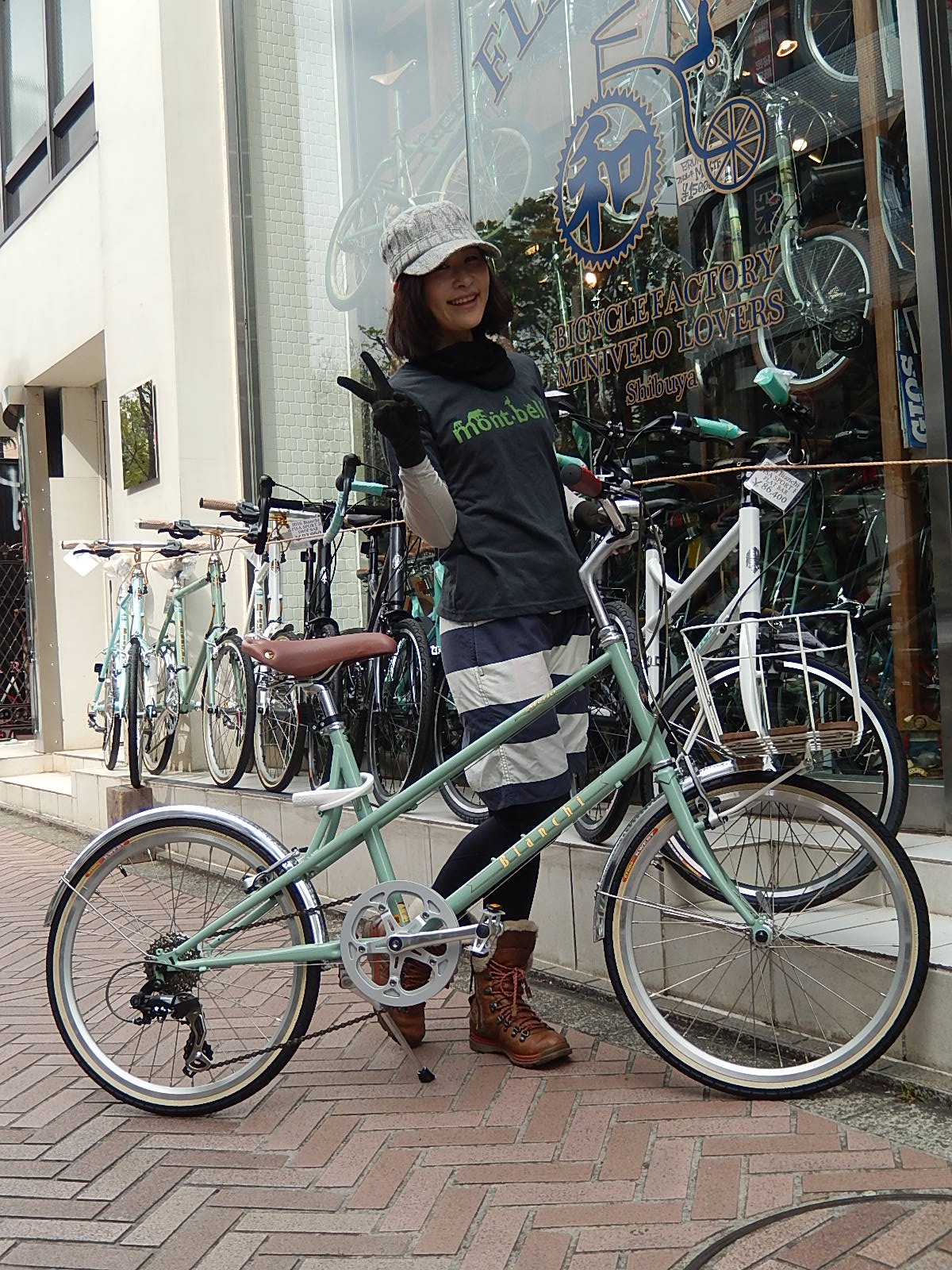 4月16日 渋谷 原宿 の自転車屋 FLAME bike前です_e0188759_1911153.jpg