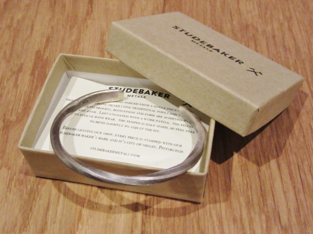 STUDEBAKER METALS ・・・ 大人のSIMPLE SILVER BANGLE ★★★_d0152280_16414644.jpg