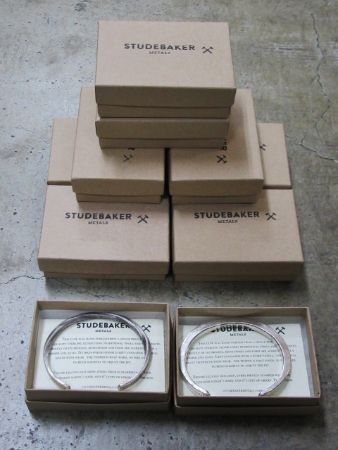 STUDEBAKER METALS ・・・ 大人のSIMPLE SILVER BANGLE ★★★_d0152280_175196.jpg