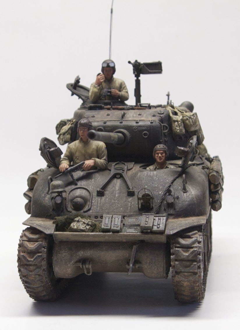 Amazon | 1/35 フューリー シャーマン 戦車 M4A3E8 イージー