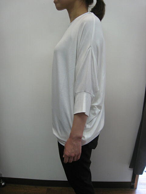 ＯＳＭＯＳＩＳ （オズモーシス） 変形ドレープＴシャツ  ＷＨＩＴＥ　_a0089359_1546203.jpg