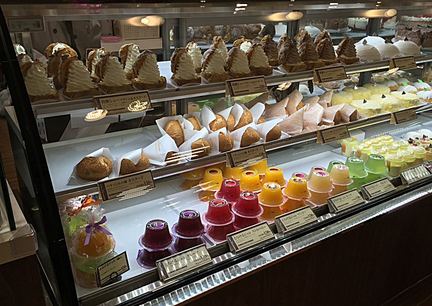 相模原橋本 シェ レカミエ Mewe の巨大なシュークリームを食べた Chokoballcafe 相模原橋本 シェ レカミエ Mewe の巨大なシュークリームを食べた Chokoballcafe