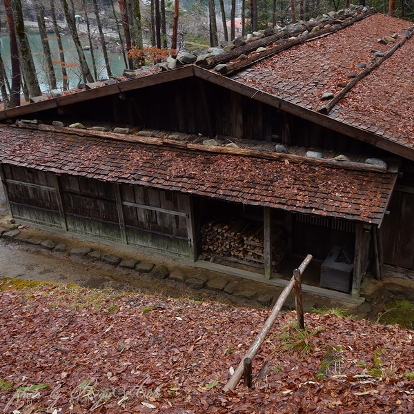 榑葺き(くれぶき)屋根 : Ryu Aida's Photo 榑葺き(くれぶき)屋根 : Ryu Aida's Photo