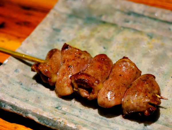 「五反田 炭焼き よし鳥(よしちょう)のおまかせ七本コース」_a0000029_2011646.jpg