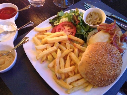 キアニーナ牛のハンバーガーを食べてもらいたい♪_a0136671_1534512.jpg