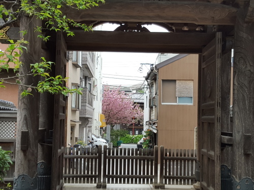 幽霊になって行ってみたい街 佐々木譲「砂の街路図」_e0016828_09524927.jpg