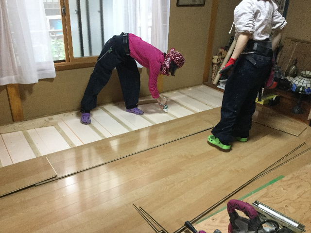 フロアー工事と・・追加工事_f0031037_19574316.jpg