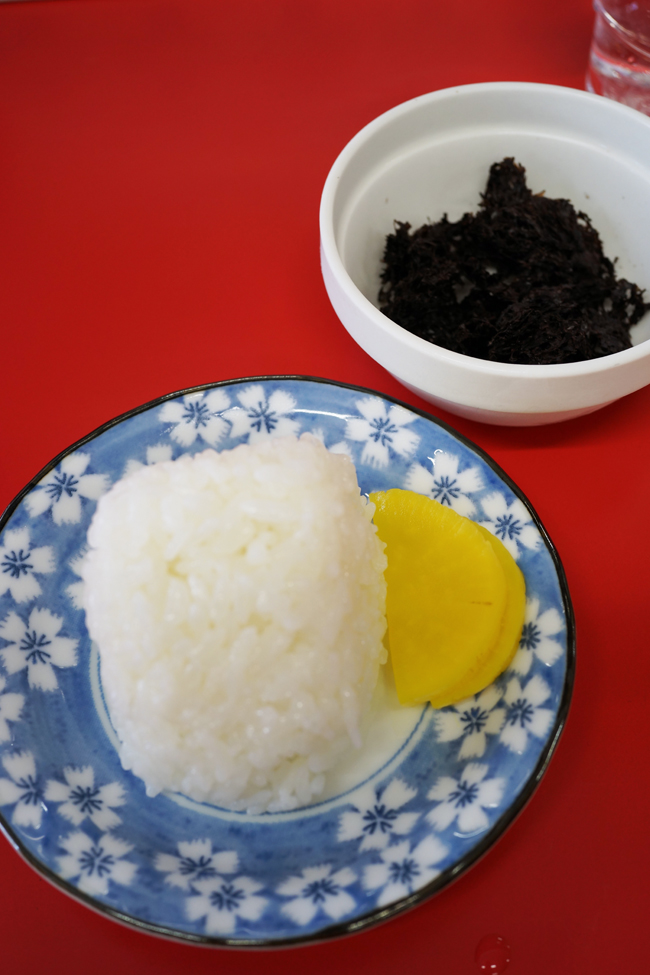 南京ラーメン黒門　ここでしか食べられない淡麗豚骨ラーメン_b0049152_18501880.jpg