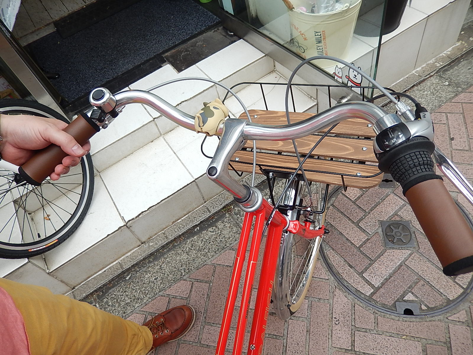 4月19日　渋谷　原宿　の自転車屋　FLAME bike前です_e0188759_161428.jpg