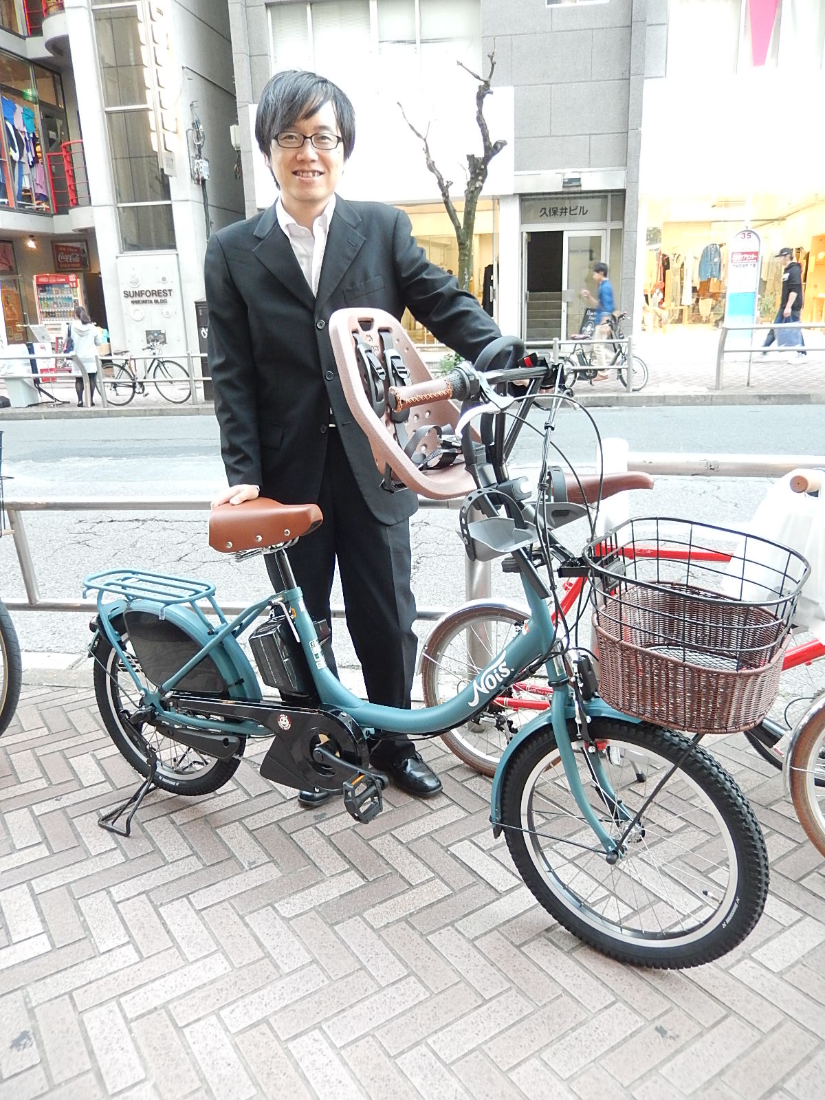 4月19日　渋谷　原宿　の自転車屋　FLAME bike前です_e0188759_17384262.jpg