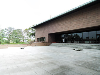 吉村順三設計の茨城県近代美術館に行きました。_c0195909_1381686.jpg