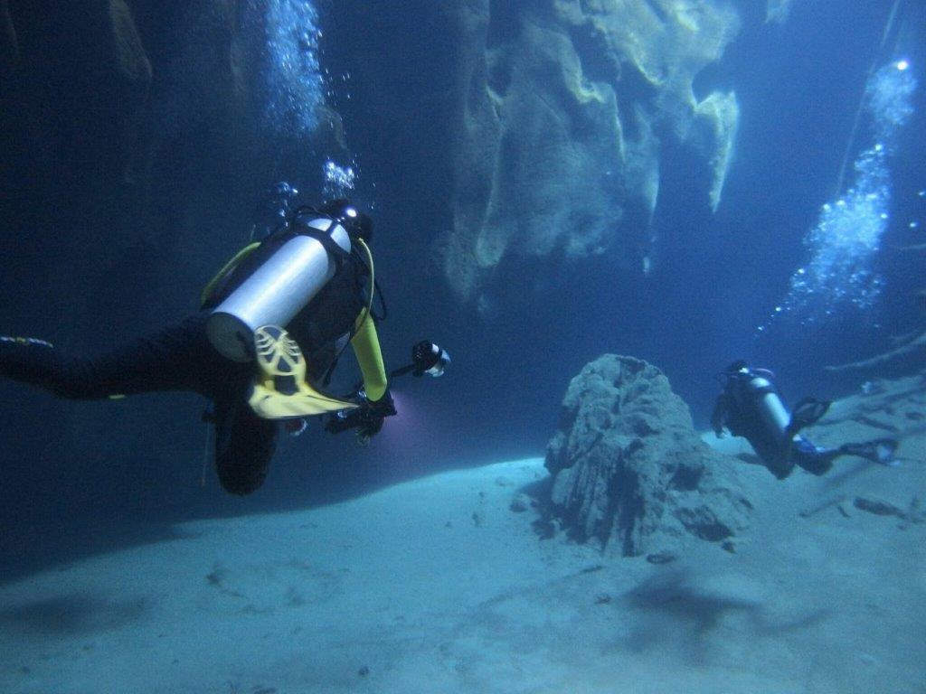 コロン島 海中洞窟 カテドラル その４ パタヤ サメサンでダイビング
