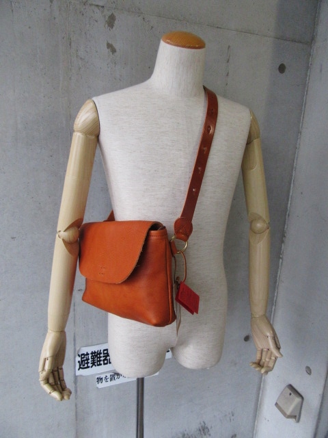 SLOW ・・・ FLAP WAIST BAG (CAMEL色)!★!_d0152280_7272088.jpg